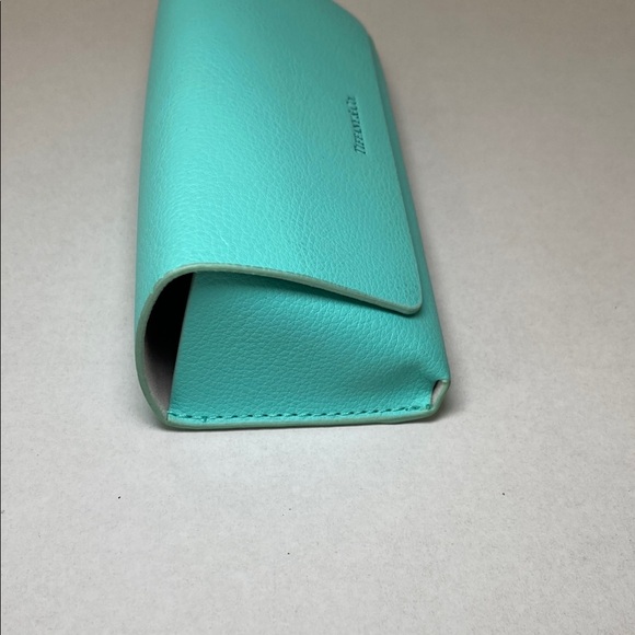 Tiffany & Co. Traditional Tiffany Blue Eyeglass or Sunglass Case Magnetic Close - Picture 5 of 11